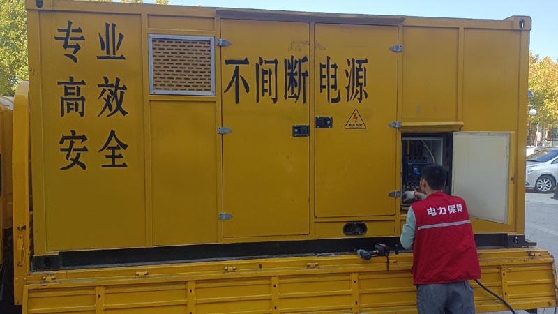 沙县柴油发电机组和UPS电源配合使用时，如何避免切换过程中的电力中断？